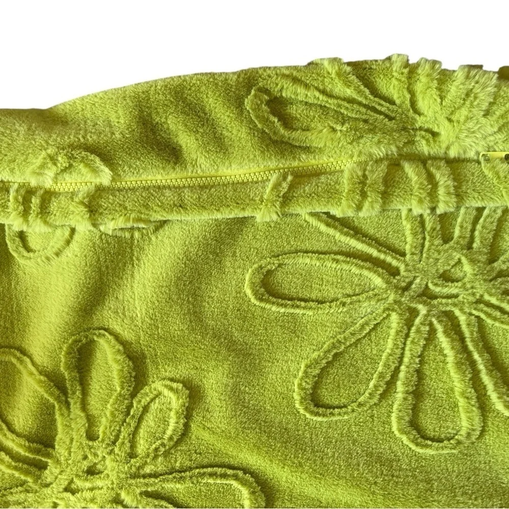 Chelsea & Theodore Home Soft Plush Square Pillow Cover Chartreuse Zip 19X19